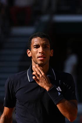 2026 French Open - Felix Auger-Aliassime Felix Auger-Aliassime (CAN) during his fourth round match at the 2026 Roland Garros French Tennis open tournament in Paris, France, on June 1, 2026. Photo by Corinne Dubreuil ABACAPRESS.COM Paris France  Copyright: xDubreuilxCorinne ABACAx
