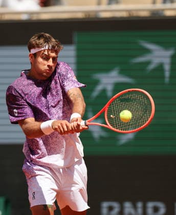 (260602) -- PARIS, June 2, 2026 -- Flavio Cobolli hits a return during the men s singles 4th round match between Flavio Cobolli of Italy and Zachary Svajda of the United States at the French Open tennis tournament at Roland Garros, Paris, France, June 1, 2026. ) (SP)FRANCE-PARIS-TENNIS-FRENCH OPEN-MEN S SINGLES-4TH ROUND WuxHuiwo 
