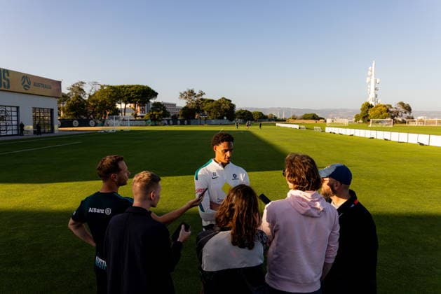 Australian national soccer team prepares for FIFA World Cup, WM, Weltmeisterschaft, Fussball Socceroos player Tete Yengi speaks during media availability at the Soccerroos facility at the Oakland Roots Sports Club in Alameda, California, USA, 01 June 2026. The Australian National Soccer team prepares for the upcoming 2026 FIFA World Cup in Canada, Mexico, and USA from 11 June to 19 July. ALAMEDA California United States  Copyright: xJASONxHENRYx