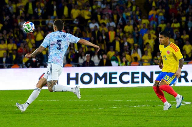 June 1, 2026, Bogota, Bogota D.C, Colombia: Costa Rica s Fernan Faerron (L) and Colombia s Juan Camilo Cucho Hernandez (R) during the last friendly match between Colombia and Costa Rica in Bogota s El Campin Stadium, Colombia on June 1, 2026. Colombia V Costa Rica - Friendly Match Before FIFA World Cup, WM, Weltmeisterschaft, Fussball 2026  - ZUMAvp1_ 20260601_zia_vp1_006 Copyright: xSebastianxBarrosx