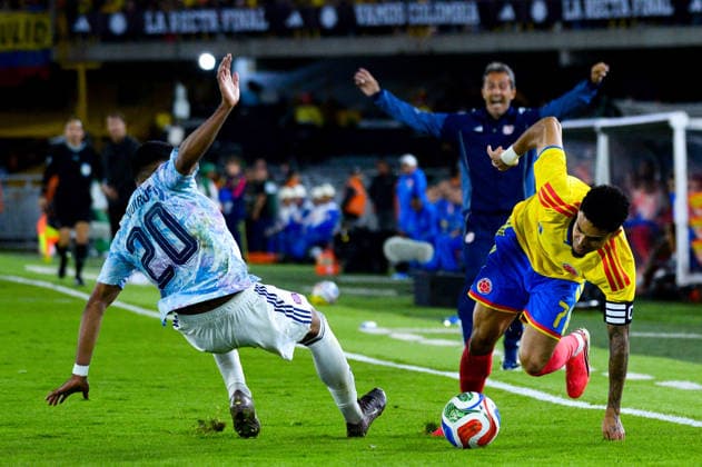 June 1, 2026, Bogota, Bogota D.C, Colombia: Costa Rica s Haxzel Quiroz (L) fights the ball with Colombia s Luis Diaz (R) during the last friendly match between Colombia and Costa Rica in Bogota s El Campin Stadium, Colombia on June 1, 2026. Colombia V Costa Rica - Friendly Match Before FIFA World Cup, WM, Weltmeisterschaft, Fussball 2026  - ZUMAvp1_ 20260601_zia_vp1_018 Copyright: xSebastianxBarrosx