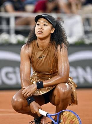 Tennis: French Open Naomi Osaka of Japan reacts after losing a point to Belarusian Aryna Sabalenka in the women s singles fourth round of the French Open tennis tournament in Paris on June 1, 2026.  A14AA0005617373P
