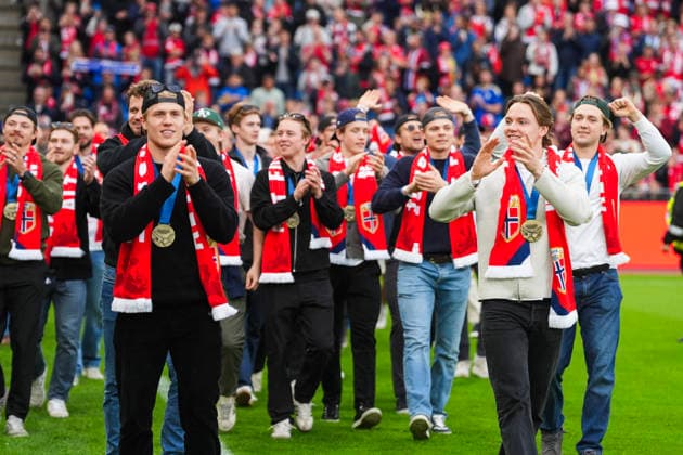 Private international football match Norway Sweden Oslo 20260601 The national ice hockey team is celebrated after the bronze medal in the World Cup during the private international football match for men between Norway and Sweden at Ullevaal Stadium Photo Lise Aaserud NTB Oslo Norway EDITORIAL USE ONLY RESTRICTED USE FOR BETTING COMPANIES  Copyright: xLisexAaserudx xNTBx