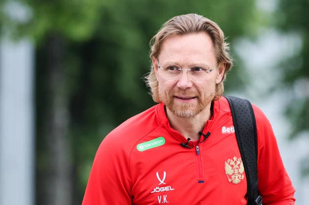 RUSSIA, KHIMKI - JUNE 2, 2026: Head coach Valery Karpin attends a practice session of the Russian national football team at the Novogorsk Training Centre in Khimki, northwest of Moscow. Sergei Savostyanov TASS  93292373