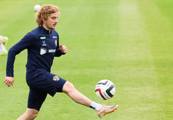 RUSSIA, KHIMKI - JUNE 2, 2026: Player Maxim Petrov attends a practice session of the Russian national football team at the Novogorsk Training Centre in Khimki, northwest of Moscow. Sergei Savostyanov TASS  93292406