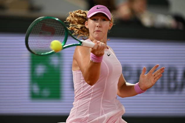 2026 French Open, Roland-Garros - Day 10 PARIS, FRANCE - JUNE 02: Mirra Andreeva competes against Sorana Cirstea (not seen) of Romania during their women s singles quarter-final match on day ten of the French Open (Roland Garros) tennis tournament in Paris, France, on June 02, 2026. Mustafa Yalcin Anadolu Paris France. Editorial use only. Please get in touch for any other usage.  Copyright: x2026xAnadoluxMustafaxYalcinx