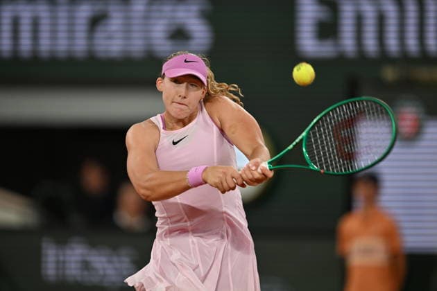 2026 French Open - Day Ten PARIS, FRANCE - JUNE 02: Mirra Andreeva competes against Sorana Cirstea of Romania during their Women s Singles quarter-final match on Day Ten of the 2026 French Open at Roland Garros on June 02, 2026 in Paris, France. Mustafa Yalcin Anadolu Paris France. Editorial use only. Please get in touch for any other usage.  Copyright: x2026xAnadoluxMustafaxYalcinx