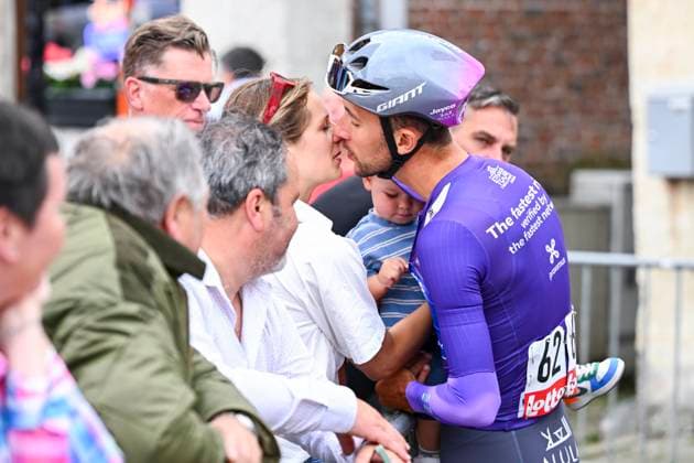 Tour de Wallonie 2026 Stage 2 LIBRAMONT-CHEVIGNY, BELGIUM - JUNE 02 : De Bondt Dries (BEL) of Team Jayco AlUla before the start of the race during stage 2 of the 47th edition of Ethias Tour de Wallonie an UCI ProSeries 2.Pro cycling road race stage for Men Elite of 192.1 km with start in Jodoigne and finish in Libramont-Chevigny on June 2, 2026 in Libramont-Chevigny, Belgium, 02 06 2026 ( Motordriver Pieter Van Herzele - Libramont-Chevigny Belgium  Copyright: xVincentxKalutx