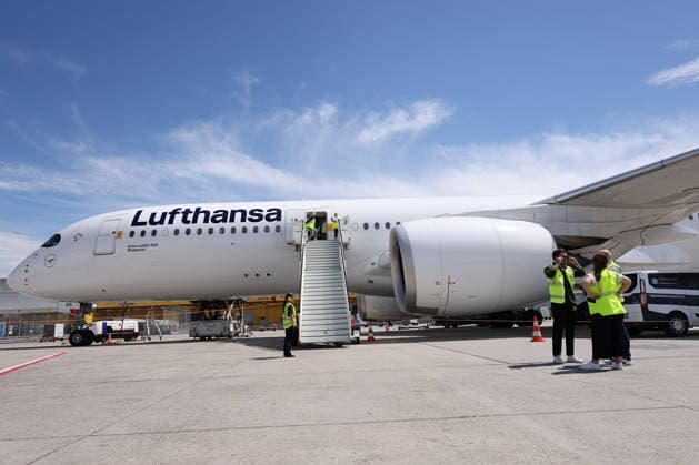 FRANKFURT AM MAIN, GERMANY 02 June 2026 The German mens national team at the official departure to North America at Frankfurt Airport before the start of the 2026 FIFA World Cup The German Football Association DFB and Lufthansa bid farewell to the team on its way to the worlds biggest soccer tournament The Airbus A350 900 Wuppertal is waiting for the national team, it says in advance Copyright: JoaquimxFerreira
