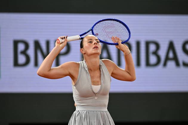 2026 French Open, Roland-Garros - Day 10 PARIS, FRANCE - JUNE 2: Marta Kostyuk of Ukraine gestures against Elina Svitolina (not seen) of Ukraine during the women s singles quarter-final match on the tenth day of the French Open at Roland Garros in Paris, France, on June 2, 2026. Mustafa Yalcin Anadolu Paris France. Editorial use only. Please get in touch for any other usage.  Copyright: x2026xAnadoluxMustafaxYalcinx