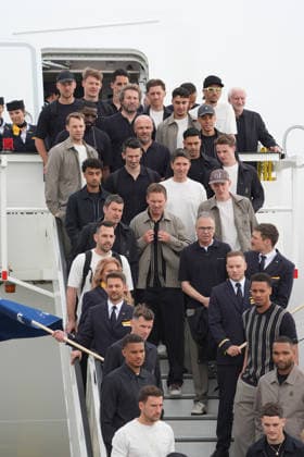 Team lines up for the obligatory farewell photo with the Lufthansa crew Frankfurt 02 06 2026 Departure of the German national team for the World Cup in the USA