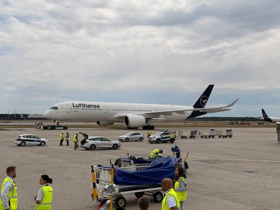 Lufthansa A350 900 with the national team is ready for departure and is on the push back Frankfurt 02 06 2026 Departure of the German national team to the World Cup in the USA
