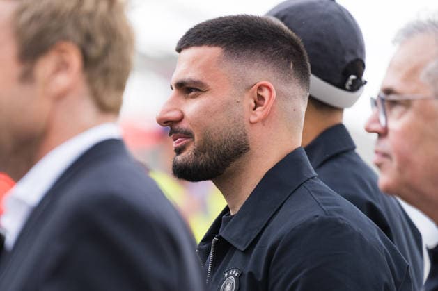 02 06 2026, Sport, Frankfurt am Main, Departure of the national soccer team at Frankfurt Airport Deniz Undav on his way to the plane Copyright: xJamesxZabelx