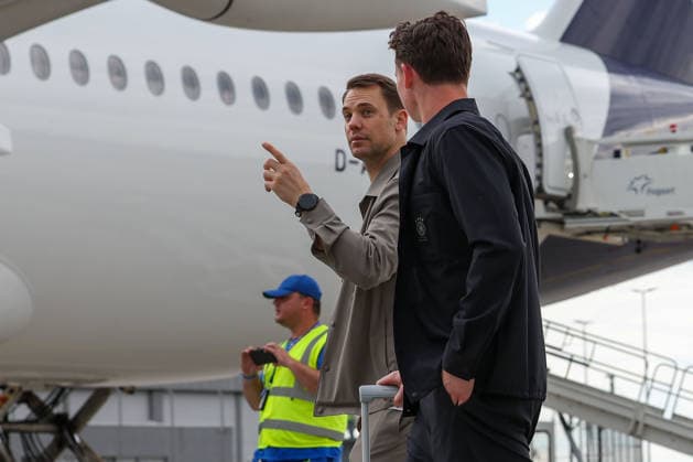 FRANKFURT AM MAIN, GERMANY 02 June 2026 The German mens national team at the official departure to North America at Frankfurt Airport before the start of the 2026 FIFA World Cup The German Football Association DFB and Lufthansa bid farewell to the team on their way to the worlds biggest soccer tournament f l , goalkeeper Manuel Neuer Germany Copyright: JoaquimxFerreira
