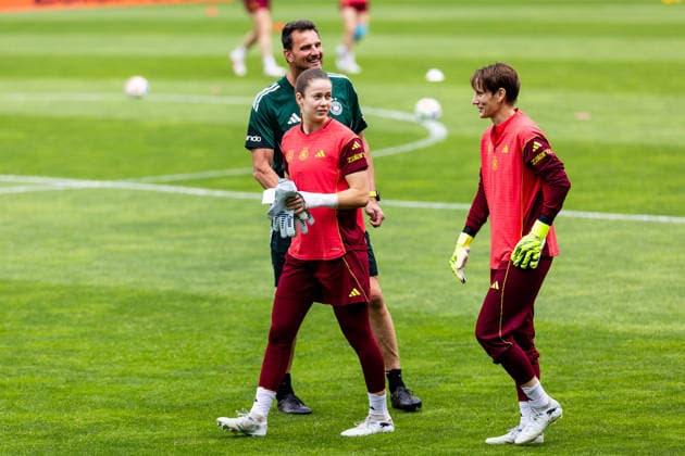 COLOGNE, GERMANY - JUNE 02: Michael Fuchs (Goalkeepers Coach Germany), Stina Johannes (Germany, 12) and Ann-Kathrin Berger (Germany, 1) during a training session prepare for the UEFA European Qualifiers for the FIFA Women™s World Cup 2027 between Germany vs. Norway at Sportpark Hoehenberg on June 02, 2026 in Mainz, Germany. North Rhine Westphalia Germany Copyright: xSteffiexWunderlx
