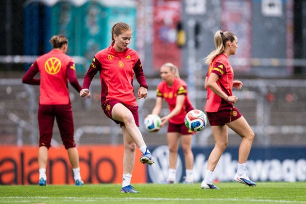 COLOGNE, GERMANY - JUNE 02: Sjoeke Nuesken (Nüsken, Nusken, Germany, 9) controls the ball during a training session prepare for the UEFA European Qualifiers for the FIFA Women™s World Cup 2027 between Germany vs. Norway at Sportpark Hoehenberg on June 02, 2026 in Mainz, Germany. North Rhine Westphalia Germany Copyright: xSteffiexWunderlx