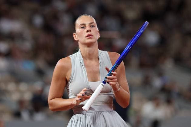 ROLAND GARROS PHOTOPQR LE PARISIEN Le Parisien Arnaud Journois ; PARIS ; 02 06 2026 ; Paris. Stade Roland Garros, le 2 juin 2026. Tennis. Internationaux de France de Roland Garros. Simple Dames Court Philippe Chatrier - 1 4 finale Elina Svitolina vs Marta Kostyuk Photo Le Parisien Arnaud Journois PARIS 75 France  Copyright: xPHOTOPQR LExPARISIEN MAXPPPxLexParisienx xArnaudxJournoisx 20260602LPA8929 20260602LPA8929