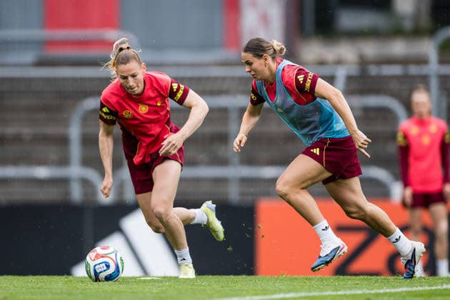 COLOGNE, GERMANY - JUNE 02: Klara Buehl (Bühl, Buhl, Germany, 19) controls the ball against Sarai Linder (Germany, 2) during a training session prepare for the UEFA European Qualifiers for the FIFA Women™s World Cup 2027 between Germany vs. Norway at Sportpark Hoehenberg on June 02, 2026 in Cologne, Germany. North Rhine Westphalia Germany Copyright: xSteffiexWunderlx