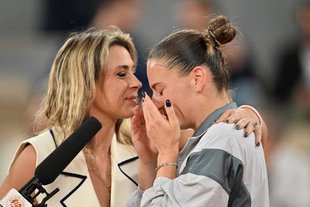 2026 French Open, Roland-Garros - Day 10 PARIS, FRANCE - JUNE 2: Marta Kostyuk of Ukraine gestures after winning against Elina Svitolina (not seen) of Ukraine during the women s singles quarter-final match on the tenth day of the French Open at Roland Garros in Paris, France, on June 2, 2026. Mustafa Yalcin Anadolu Paris France. Editorial use only. Please get in touch for any other usage.  Copyright: x2026xAnadoluxMustafaxYalcinx