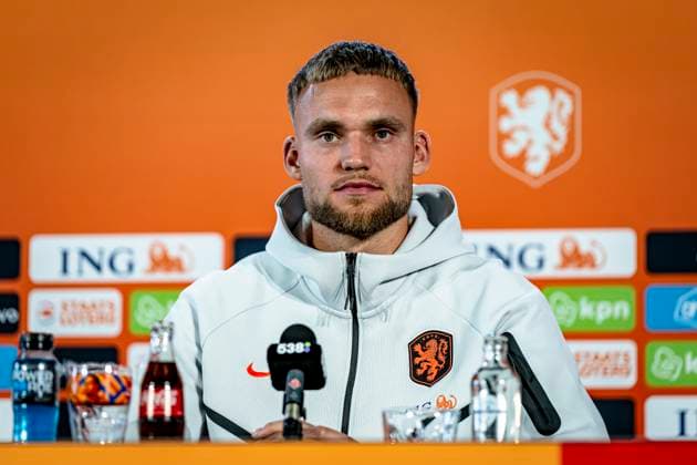 ZEIST Goalkeeper Bart Verbruggen of the Netherlands during the training and press conference at the KNVB Campus on June 2, 2026 in Zeist, the Netherlands Photo by Stefan Koops EYE4IMAGES DeFodi Images