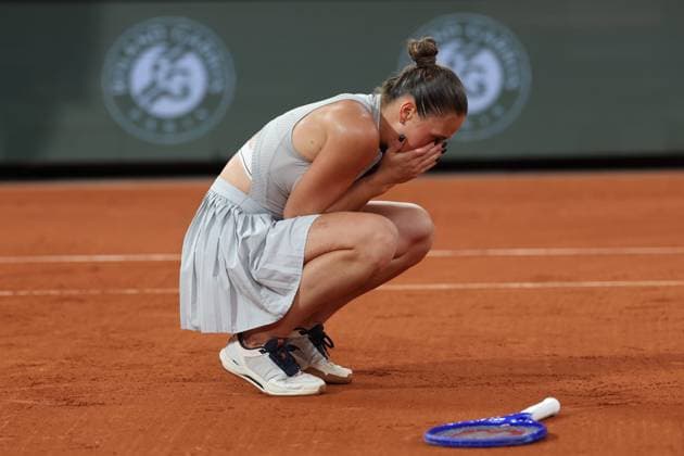 ROLAND GARROS PHOTOPQR LE PARISIEN Le Parisien Arnaud Journois (Staff) ; PARIS ; 02 06 2026 ; Paris. Stade Roland Garros, le 2 juin 2026. Tennis. Internationaux de France - Simple Dames - Court Philippe Chatrier - 1 4 de finale - Elina Svitolina vs Marta Kostyuk. Photo Le Parisien Arnaud Journois PARIS 75 France  Copyright: xPHOTOPQR LExPARISIEN MAXPPPxLexParisienx xArnaudxJournoisx(Staff)x 20260602LPA9005 20260602LPA9005