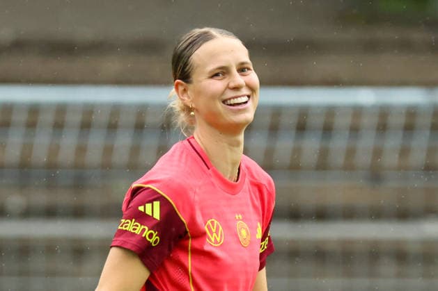 Cologne, Germany 02 06 2026 Training of the DFB women preparation international match Germany vs Norway for World Cup qualification 2027 In the picture Klara Bühl Buehl Germany Copyright: HMBxMedia MadeleinexFantini