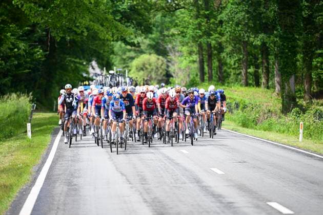 Tour de Wallonie 2026 Stage 2 LIBRAMONT-CHEVIGNY, BELGIUM - JUNE 02 : Illustration picture of the peloton during stage 2 of the 47th edition of Ethias Tour de Wallonie an UCI ProSeries 2.Pro cycling road race stage for Men Elite of 192.1 km with start in Jodoigne and finish in Libramont-Chevigny on June 2, 2026 in Libramont-Chevigny, Belgium, 02 06 2026 ( Motordriver Pieter Van Herzele - Libramont-Chevigny Belgium  Copyright: xVincentxKalutx