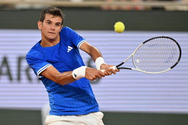 2026 French Open, Roland-Garros - Day 10 PARIS, FRANCE - JUNE 02: Rafael Jodar of Spain competes with Alexander Zverev (not seen) of Germany during their Men s Singles quarter-final match on Day Ten of the 2026 French Open at Roland Garros on June 02, 2026 in Paris, France. Mustafa Yalcin Anadolu Paris France. Editorial use only. Please get in touch for any other usage.  Copyright: x2026xAnadoluxMustafaxYalcinx