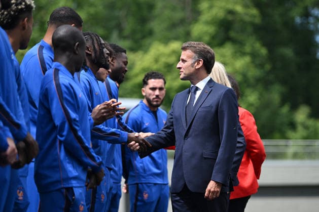 French President Emmanuel Macron Visits National Football Centre Ahead of 2026 FIFA World Cup, WM, Weltmeisterschaft, Fussball French President Emmanuel Macron and First Lady Brigitte Macron visit the National Football Centre in Clairefontaine, near Paris, on June 2, 2026. Ahead of the 2026 FIFA World Cup, the President met players and coaching staff of the France men’s national football team to express his support. He also met members of the France women’s national team, Nationalteam as they prepared for upcoming FIFA Women’s World Cup 2027 qualifying matches. Photo by Jeanne Accorsini Pool ABACAPRESS.COM Clairefontaine France  Copyright: xAccorsinixJeanne Pool ABACAx
