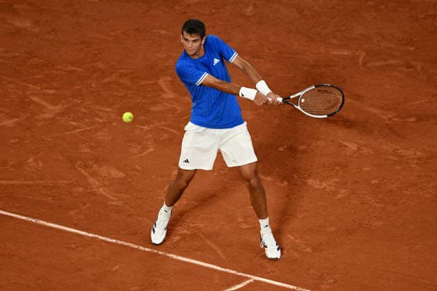 2026 French Open, Roland-Garros - Day 10 PARIS, FRANCE - JUNE 02: Rafael Jodar of Spain competes with Alexander Zverev (not seen) of Germany during their Men s Singles quarter-final match on Day Ten of the 2026 French Open at Roland Garros on June 02, 2026 in Paris, France. Burak Akbulut Anadolu Paris France. Editorial use only. Please get in touch for any other usage.  Copyright: x2026xAnadoluxBurakxAkbulutx
