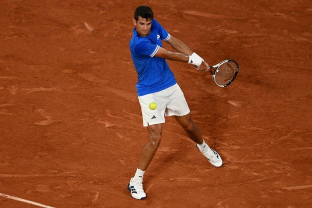 2026 French Open, Roland-Garros - Day 10 PARIS, FRANCE - JUNE 02: Rafael Jodar of Spain competes with Alexander Zverev (not seen) of Germany during their Men s Singles quarter-final match on Day Ten of the 2026 French Open at Roland Garros on June 02, 2026 in Paris, France. Burak Akbulut Anadolu Paris France. Editorial use only. Please get in touch for any other usage.  Copyright: x2026xAnadoluxBurakxAkbulutx