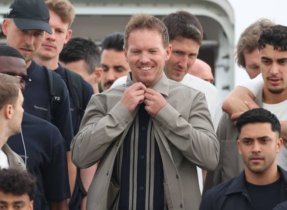 02 06 2026, Soccer DFB National Team, Departure of the German National Soccer Team from Frankfurt Airport with Lufthansa plane LH 434 to the 2026 World Cup in the USA to Chicago, f l , Coach Julian Nagelsmann German National Soccer Team, DFB DFL DFB REGULATIONS PROHIBIT ANY USE OF PHOTOGRAPHS AS IMAGE SEQUENCES AND OR QUASI VIDEO xdcx Copyright: HMBxMedia Claus