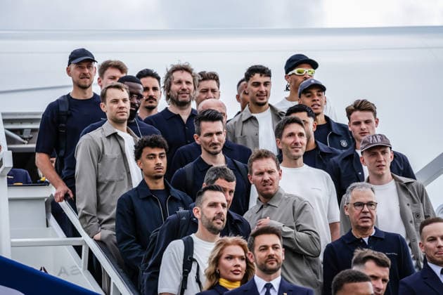 Departure German National Soccer Team 02 06 26 Departure German National Soccer Team from Frankfurt Airport to the Soccer World Cup in Chicago USA Frankfurt Airport Hesse Germany IKW_1254