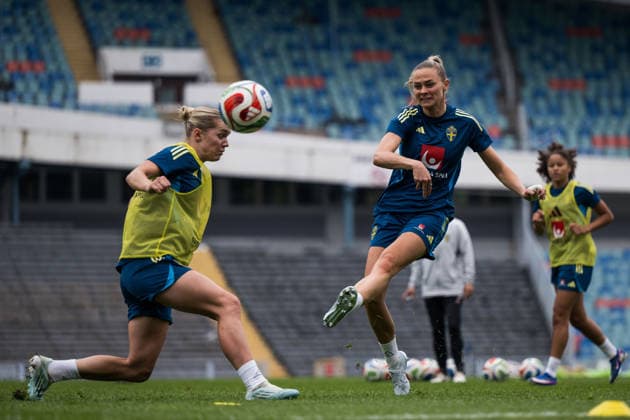 260602 Hanna Lundkvist and Fridolina Rolfö of the Swedish women s national football team during a training session on June 2, 2026 in Gothenburg Photo Mathias Bergeld BILDBYRAN code MB MB1378 fotboll football soccer fotball vm kval kval fifa womens world cup qualifier qualifier träning practice training sverige sweden dam bbeng women kvinner  Copyright: MATHIASxBERGELD BB260602MB006