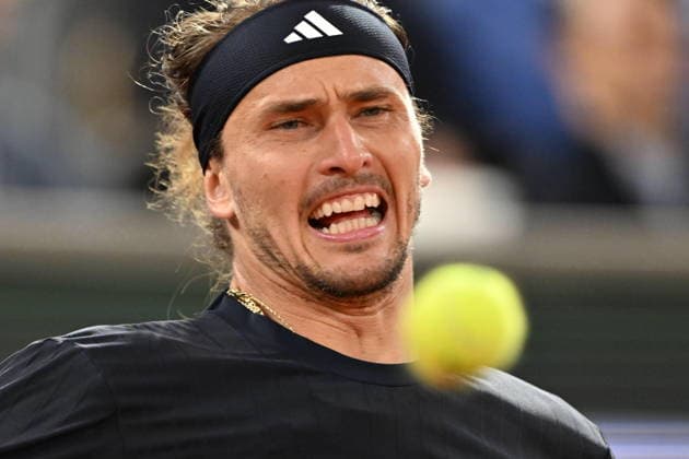 2026 French Open, Roland-Garros - Day 10 PARIS, FRANCE - JUNE 02: Rafael Jodar (not seen) of Spain competes with Alexander Zverev of Germany during their Men s Singles quarter-final match on Day Ten of the 2026 French Open at Roland Garros on June 02, 2026 in Paris, France. Mustafa Yalcin Anadolu Paris France. Editorial use only. Please get in touch for any other usage.  Copyright: x2026xAnadoluxMustafaxYalcinx