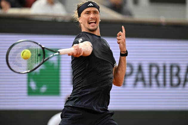 2026 French Open, Roland-Garros - Day 10 PARIS, FRANCE - JUNE 02: Rafael Jodar (not seen) of Spain competes with Alexander Zverev of Germany during their Men s Singles quarter-final match on Day Ten of the 2026 French Open at Roland Garros on June 02, 2026 in Paris, France. Mustafa Yalcin Anadolu Paris France. Editorial use only. Please get in touch for any other usage.  Copyright: x2026xAnadoluxMustafaxYalcinx