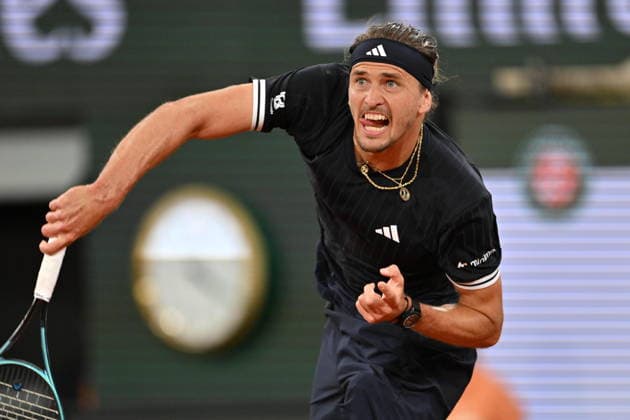 2026 French Open, Roland-Garros - Day 10 PARIS, FRANCE - JUNE 02: Rafael Jodar (not seen) of Spain competes with Alexander Zverev of Germany during their Men s Singles quarter-final match on Day Ten of the 2026 French Open at Roland Garros on June 02, 2026 in Paris, France. Mustafa Yalcin Anadolu Paris France. Editorial use only. Please get in touch for any other usage.  Copyright: x2026xAnadoluxMustafaxYalcinx