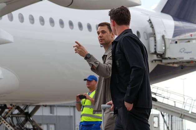 FRANKFURT AM MAIN, GERMANY 02 June 2026 The German mens national team at the official departure to North America at Frankfurt Airport before the start of the 2026 FIFA World Cup The German Football Association DFB and Lufthansa bid farewell to the team on their way to the worlds biggest soccer tournament f l , goalkeeper Manuel Neuer Germany Copyright: JoaquimxFerreira