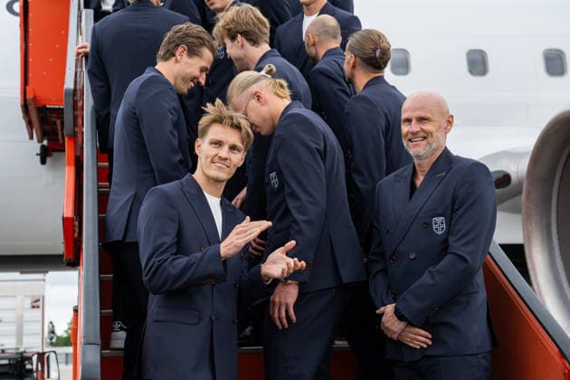 260602 Martin odegaard, head coach Stale Solbakken and players of the Norwegian national football team ahead of boarding a flight at Oslo Lufthavn on June 2, 2026 in Gardermoen Photo Vegard Grott BILDBYRAN kod VG VG0934 bbeng fotball football soccer fotboll fifa world cup vm fotball vm norge norway precamp pre camp travel reise  Copyright: VEGARDxGRoTT BB260602VG002