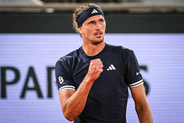 June 2, 2026, Paris, France, France: Alexander ZVEREV of Germany celebrates his point during the tenth day of the Roland-Garros 2026, French Open 2026, Grand Slam tennis tournament at Roland-Garros Stadium on June 02, 2026 in Paris, France. Roland Garros 2026 - Day 10  - ZUMAm308 20260602_zsp_m308_019 Copyright: xMatthieuxMirvillex