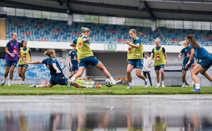 260602 Beata Olsson, Hanna Lundkvist and Anna Anvegard of the Swedish women s national football team during a training session on June 2, 2026 in Gothenburg Photo Mathias Bergeld BILDBYRAN code MB MB1378 fotboll football soccer fotball vm kval kval fifa womens world cup qualifier qualifier träning practice training sverige sweden dam bbeng women kvinner  Copyright: MATHIASxBERGELD BB260602MB019