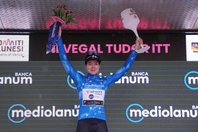 Netherlands™s Anna van der Breggen of Team SD Worx - Protime™s azure jersey on the podium during Stage 4, an individual time trial, of the Giro d™Italia Women, from Belluno to Nevegal, Italy - Tuesday June 2, 2026  Copyright: xMarcoxAlpozzix xLaPressex