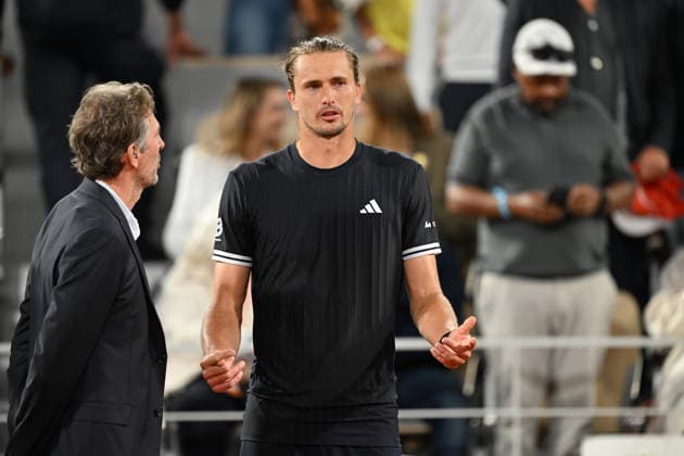 2026 French Open, Roland-Garros - Day 10 PARIS, FRANCE - JUNE 02: Alexander Zverev of Germany celebrates victory after Men s Singles quarter-final match against Rafael Jodar (not seen) of Spain on Day Ten of the 2026 French Open at Roland Garros in Paris, France, on June 02, 2026, Mustafa Yalcin Anadolu Paris France. Editorial use only. Please get in touch for any other usage.  Copyright: x2026xAnadoluxMustafaxYalcinx