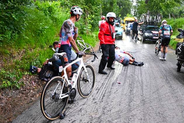 Tour de Wallonie 2026 Stage 2 LIBRAMONT-CHEVIGNY, BELGIUM - JUNE 02 : Marx Louis (BEL) of Color Code - Alu Center, Spreafico Matteo (ITA) of Mg.K Vis Costruzioni e Ambiente in a crash during stage 2 of the 47th edition of Ethias Tour de Wallonie an UCI ProSeries 2.Pro cycling road race stage for Men Elite of 192.1 km with start in Jodoigne and finish in Libramont-Chevigny on June 2, 2026 in Libramont-Chevigny, Belgium, 02 06 2026 ( Motordriver Pieter Van Herzele - Libramont-Chevigny Belgium  Copyright: xVincentxKalutx