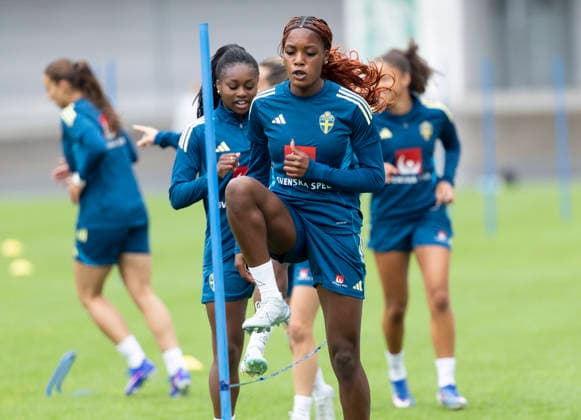 GOTHENBURG, SWEDEN 20260602 Evelyn Ijeh during Tuesday s training with the women s national team at Ullevi ahead of the upcoming World Cup qualifier against Denmark GÖTEBORG SWEDEN x9200x  Copyright: xAdamxIhse TTx THE WOMEN S NATIONAL TEAM TRAINS IN GOTHENBURG BEFORE THE WORLD CUP QUALIFYING