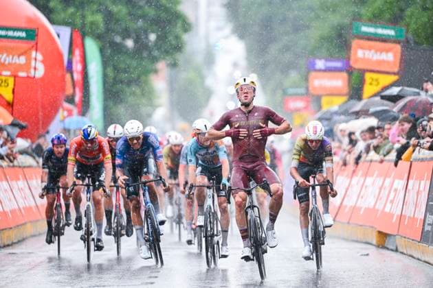 Tour de Wallonie 2026 Stage 2 LIBRAMONT-CHEVIGNY, BELGIUM - JUNE 02 : Oliver Ben (NZL) of Modern Adventure Pro Cycling celebrating his victory during stage 2 of the 47th edition of Ethias Tour de Wallonie an UCI ProSeries 2.Pro cycling road race stage for Men Elite of 192.1 km with start in Jodoigne and finish in Libramont-Chevigny on June 2, 2026 in Libramont-Chevigny, Belgium, 02 06 2026 ( Motordriver Pieter Van Herzele - Libramont-Chevigny Belgium  Copyright: xVincentxKalutx