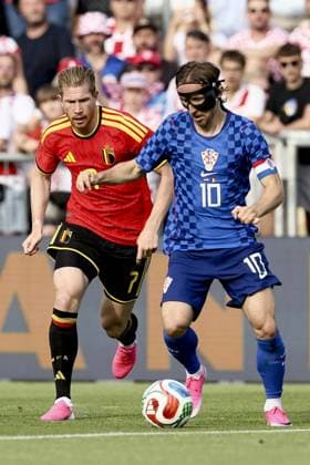 Belgium s Kevin De Bruyne and Croatia s Luka Modric fight for the ball during a friendly soccer game between Croatia and Belgian national soccer team Red Devils, in Rijeka, Croatia, on Tuesday 02 June 2026, part of the preparations for the 2026 FIFA World Cup, WM, Weltmeisterschaft, Fussball BRUNOxFAHY  x175753088x