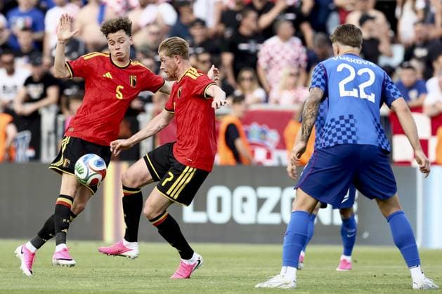 Belgium s Maxim De Cuyper and Belgium s Kevin De Bruyne pictured during a friendly soccer game between Croatia and Belgian national soccer team Red Devils, in Rijeka, Croatia, on Tuesday 02 June 2026, part of the preparations for the 2026 FIFA World Cup, WM, Weltmeisterschaft, Fussball BRUNOxFAHY  x175755608x
