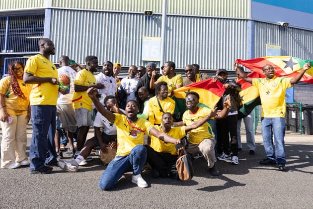 Wales v Ghana International Friendly, Länderspiel, Nationalmannschaft Supporters of Ghana sing outside the stadium during the International Friendly match at the Cardiff City Stadium, Cardiff 02 06 2026 UK Newspapers OUT Copyright: xKaraxThomasx FIL-23534-0009