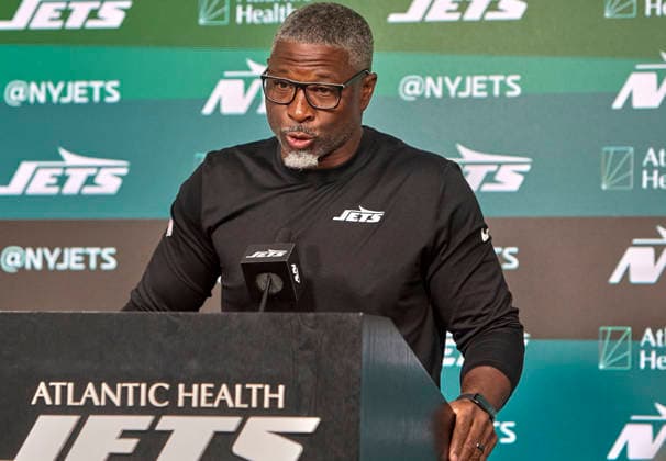 NFL, American Football Herren, USA 2026: New York Jets OTA June 02 New York Jets head coach Aaron Glenn speaks to the media during organized team activities at the Atlantic Health Jets Training Center, Florham Park, New Jersey on Tuesday June 2, 2026. Duncan Williams CSM (Credit Image: Duncan Williams Cal Media) Florham Park New Jersey United States EDITORIAL USE ONLY Copyright: xx ZUMA-20260602_zma_c04_024.jpg DuncanxWilliamsx csmphotothree492676
